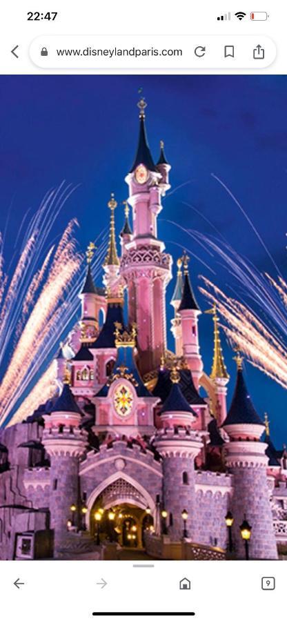 Abisha Disneyland Paris